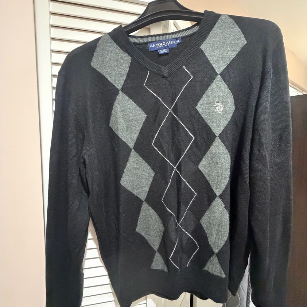 U.S. Polo Assn. Men's V-Neck Sweater in Black and Gray